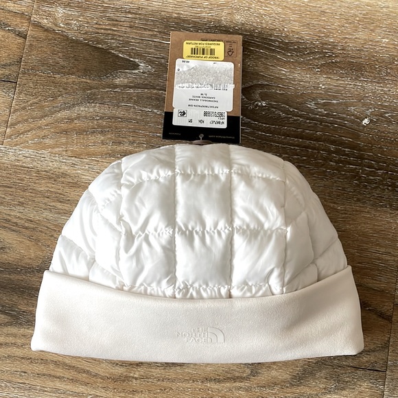 The North Face Accessories - The North Face Thermoball Beanie in Gardinia White NWT